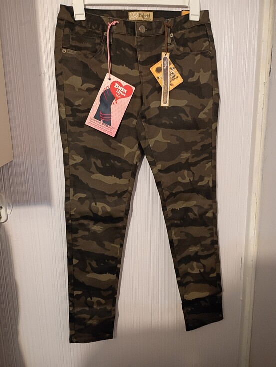 Hybrid & company Pants - New Hybrid Bum Lifter Super Stretch Camo Pants Size 11